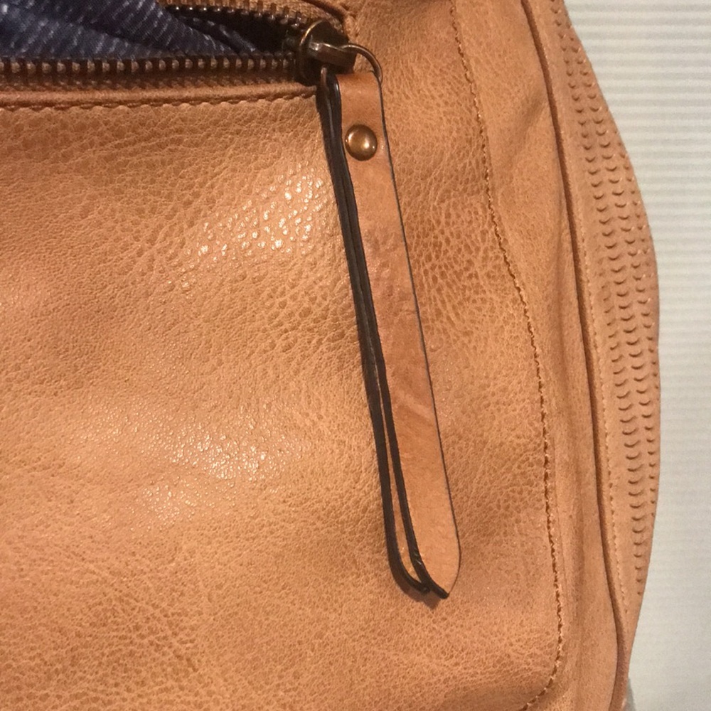 Moda Luxe Hobo CrossbodyHand Bag - Picture 12 of 15